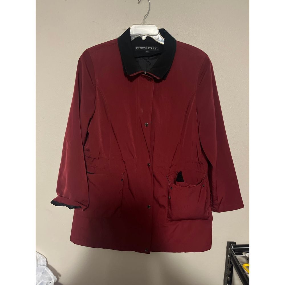 Women's coat‎ fleet street